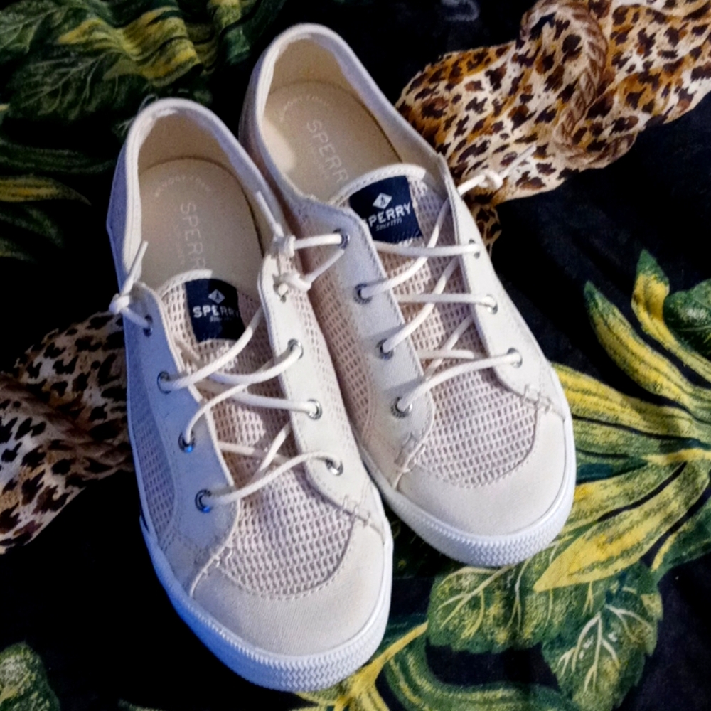 Sperry slip on shoes